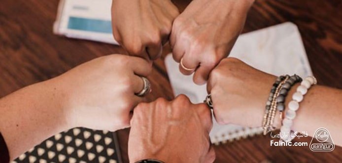 همکاری تیم فروش و خدمات مشتری همکاری تیم فروش و خدمات مشتری